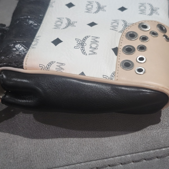 MCM LIMITED EDITION 2 WAY BAG, MADE IN ITALY - Picture 5 of 13